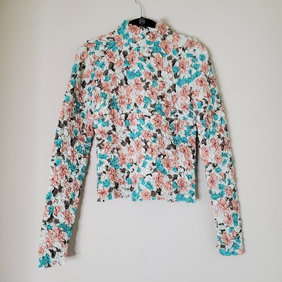 Dolan Left Coast Printed Pebble Smocked Turtleneck Top Blouse Sz Medium Crinkle - Picture 2 of 9